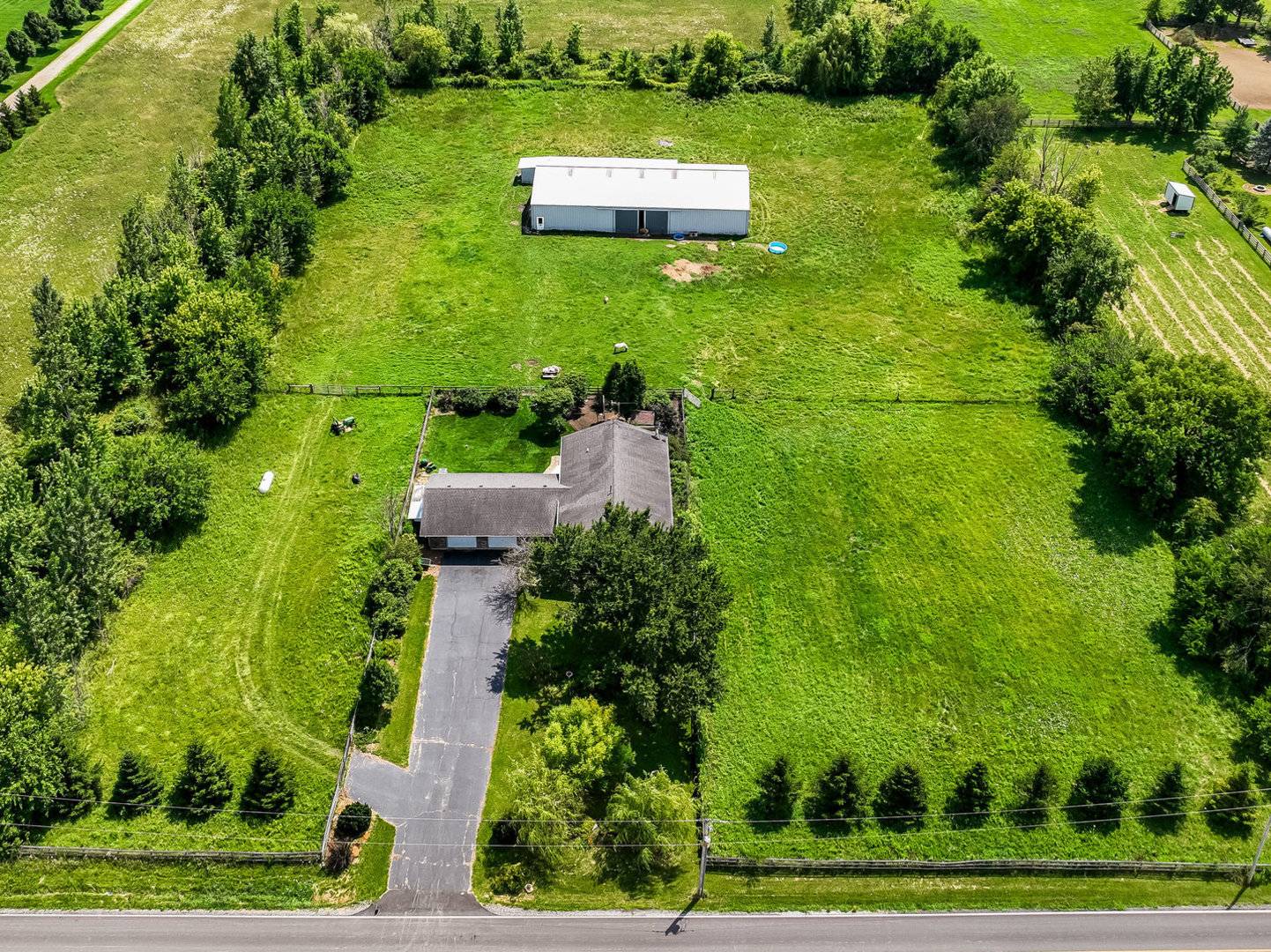 44W601 Ellithorpe RD, Hampshire, IL 60140