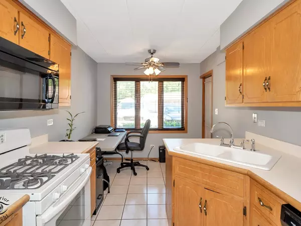 Oak Forest, IL 60452,5120 Shadow Creek DR #1