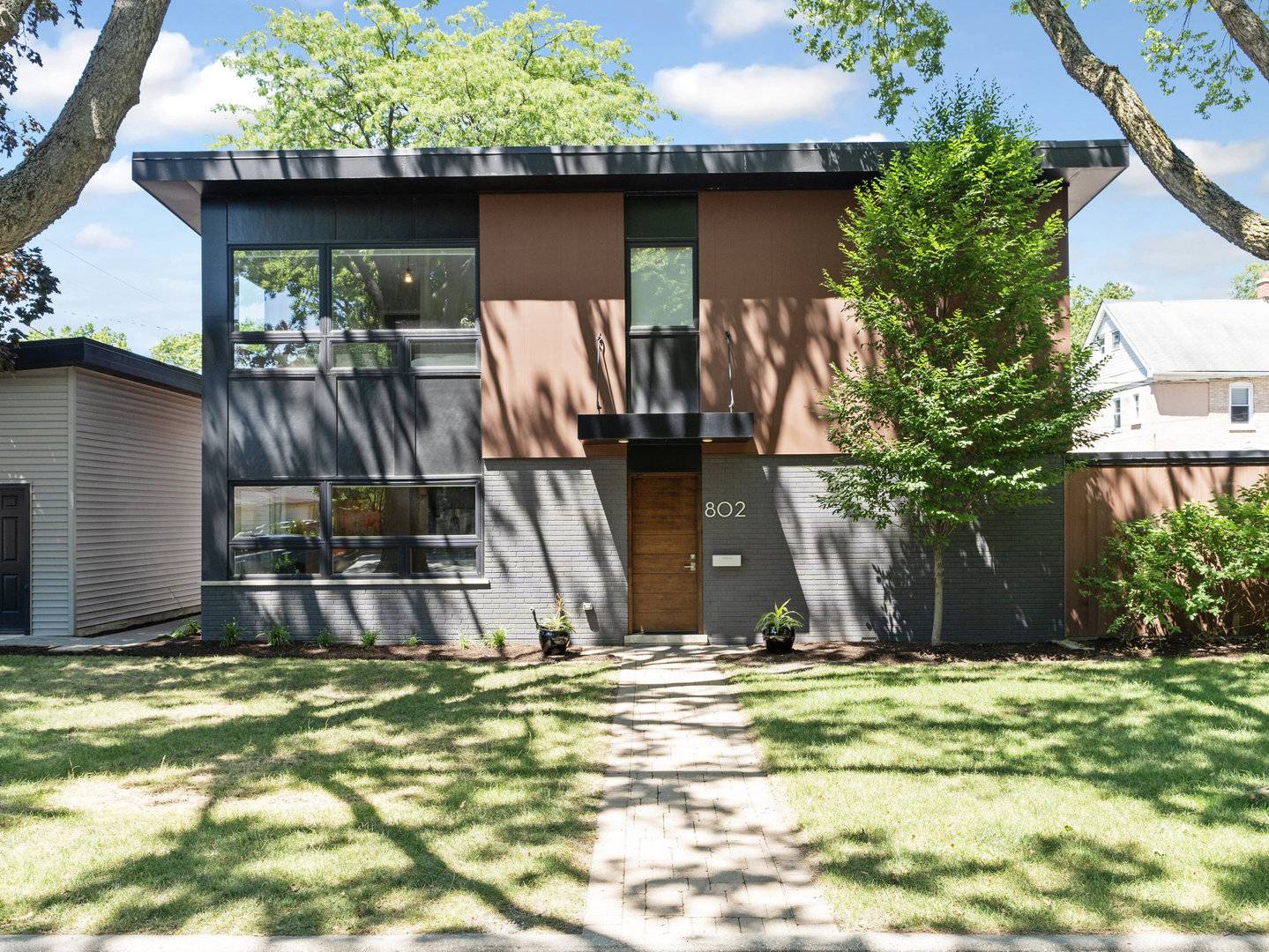 Evanston, IL 60202,802 Dewey AVE