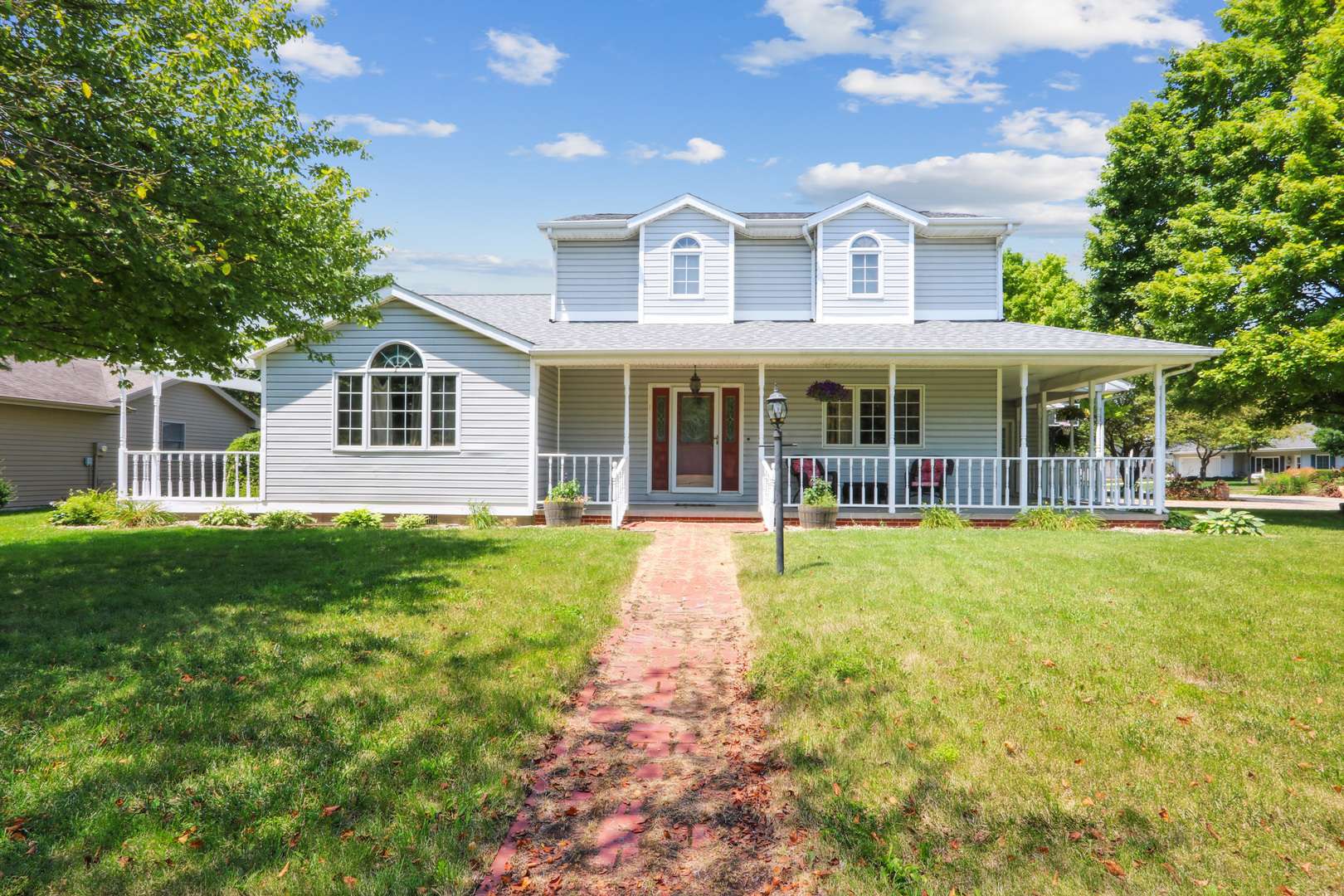 513 LINDEN DR,  St. Joseph,  IL 61873