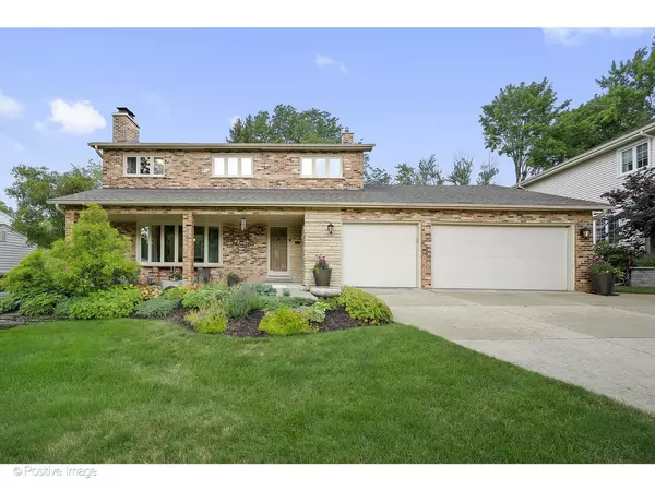 3672 Venard RD, Downers Grove, IL 60515