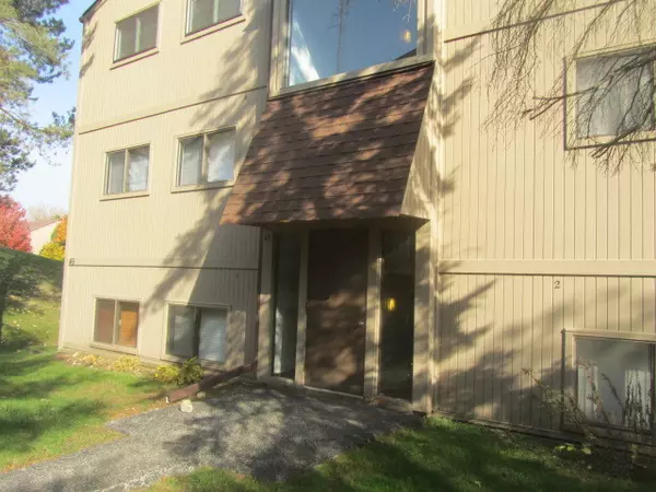 49 Oak Hill Colony #7, Fox Lake, IL 60020