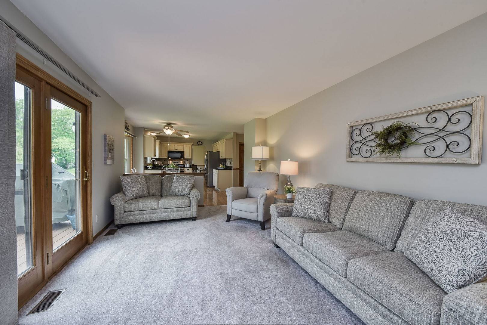 Batavia, IL 60510,1327 Larkspur LN