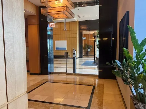 Chicago, IL 60611,600 N Lake Shore DR #914