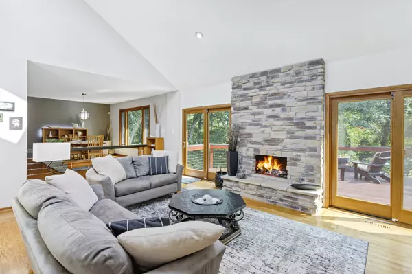 605 Oakview DR Algonquin, IL 60102