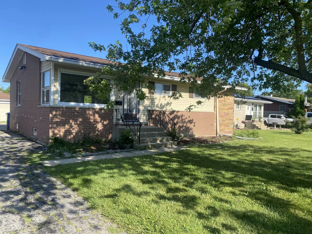 Addison, IL 60101,16 S Joyce LN