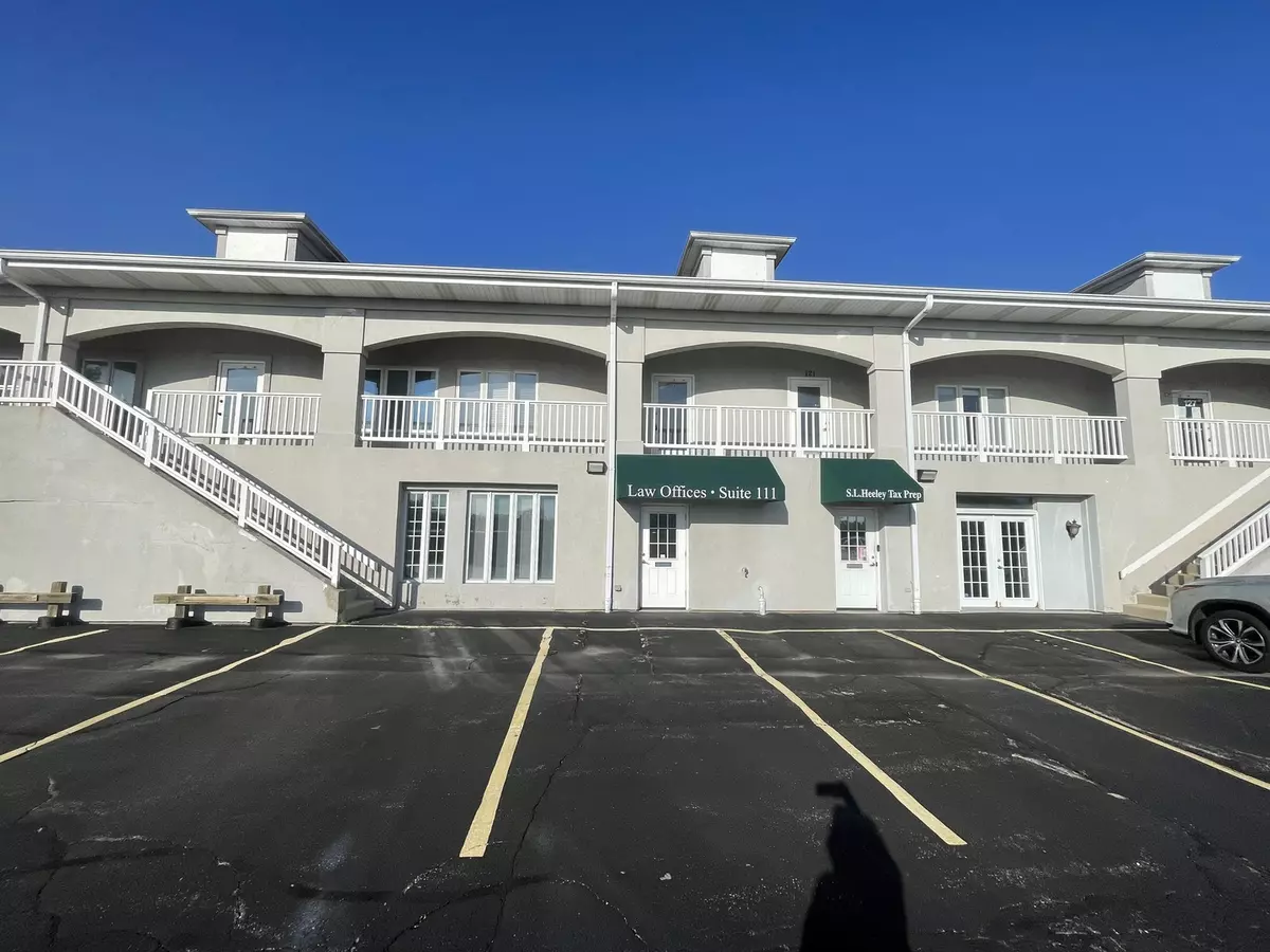 Naperville, IL 60540,1001 E Chicago AVE #111