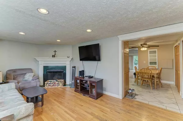 Streamwood, IL 60107,124 Heather LN