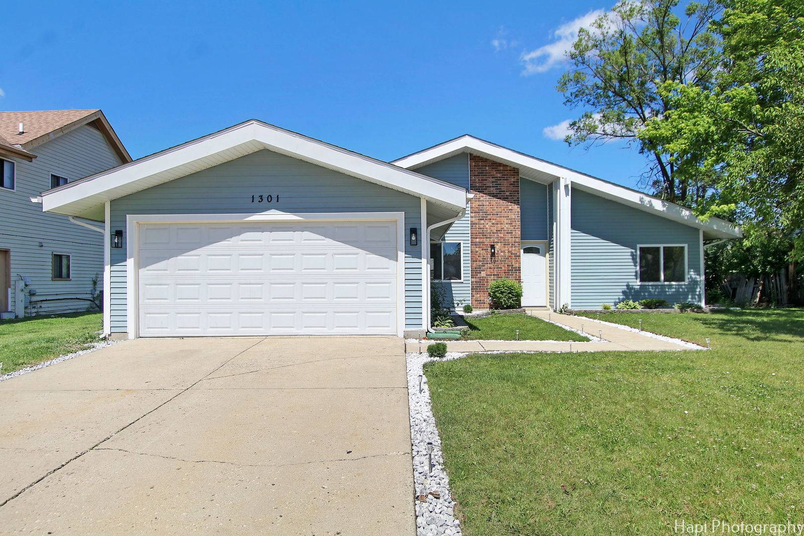 1301 Hialeah LN, Hanover Park, IL 60133