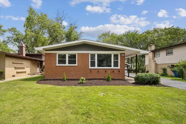 733 W Strieff LN, Glenwood, IL 60425