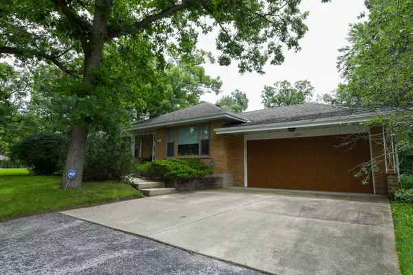 2515 N Bonnie Brook LN, Waukegan, IL 60087