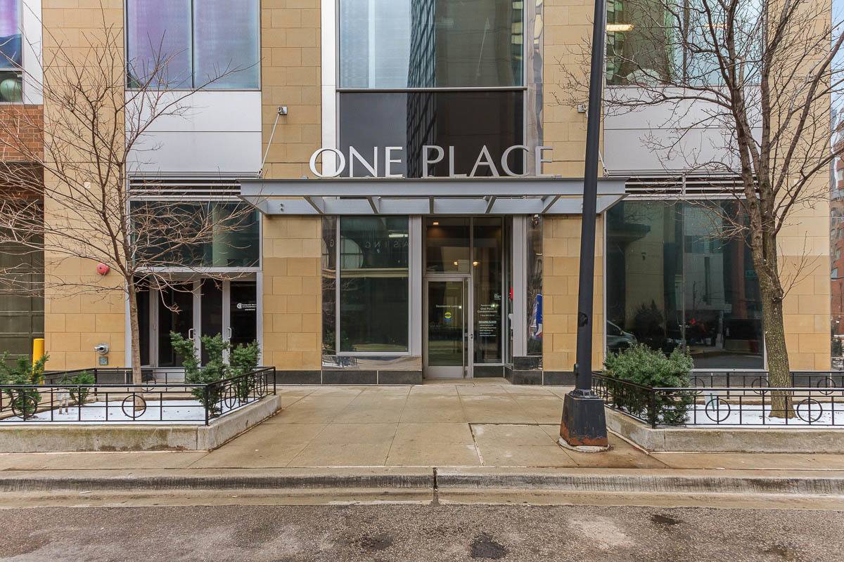 Chicago, IL 60605,1 E 8th ST #410