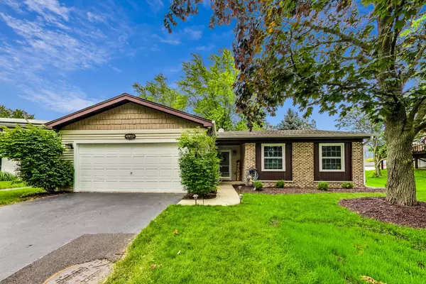 Naperville, IL 60540,6S015 Steeple Run DR