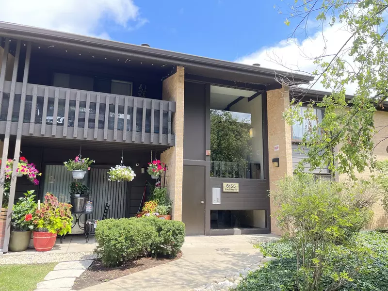 6155 Knoll Way DR #102, Willowbrook, IL 60527
