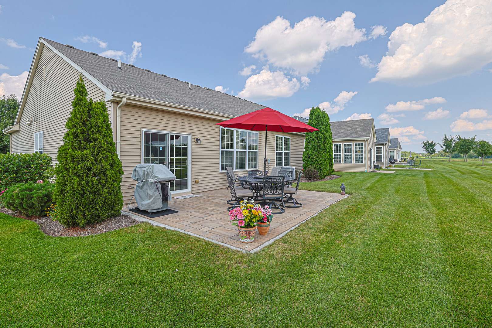 Pingree Grove, IL 60140,565 Autumn CIR