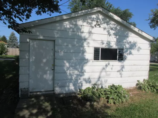 Zion, IL 60099,2032 Gabriel AVE