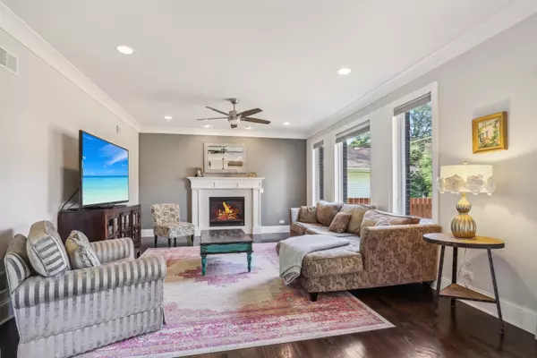 Arlington Heights, IL 60004,1008 N Illinois AVE