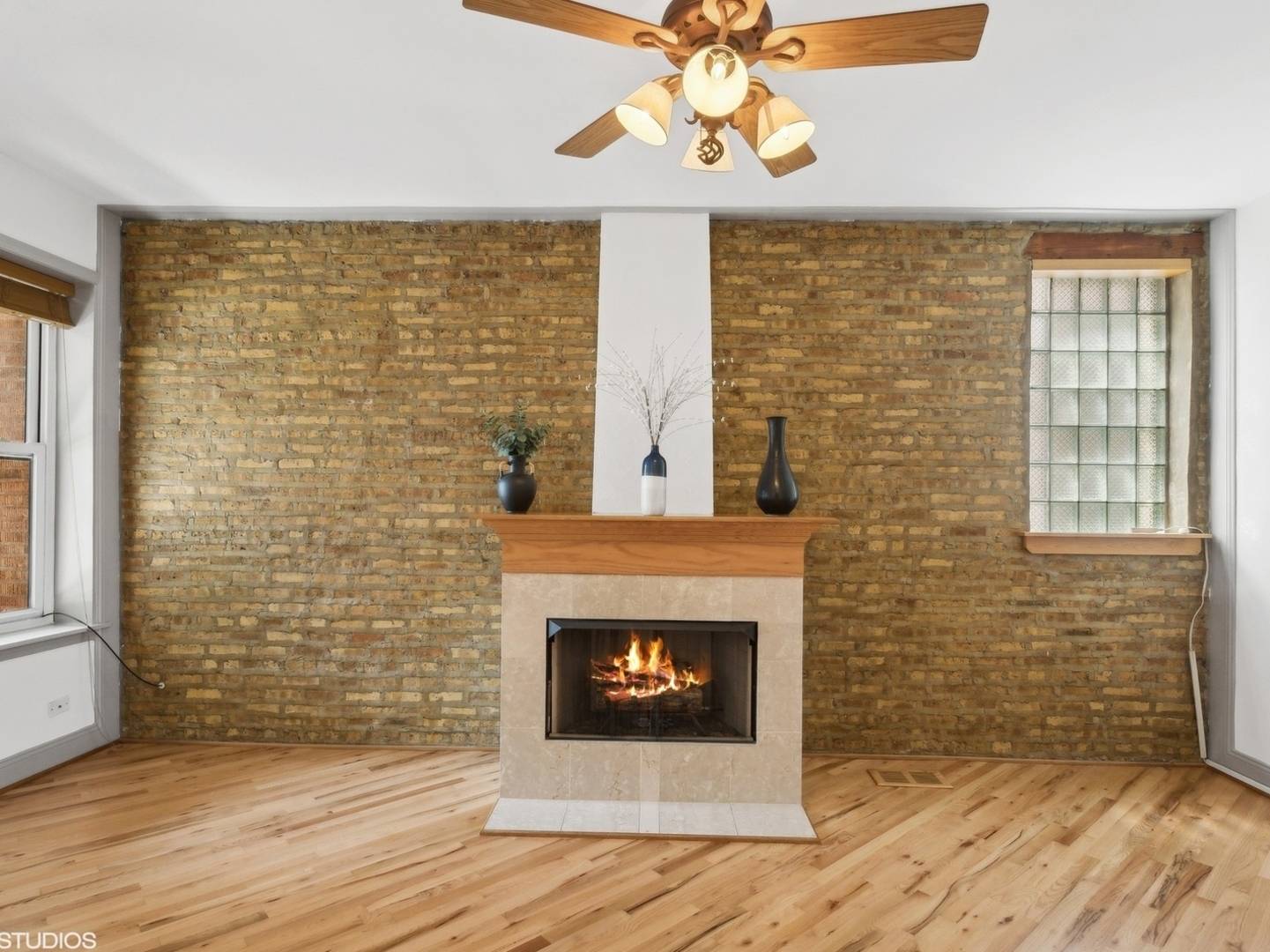 Chicago, IL 60618,3110 W Cullom AVE #1