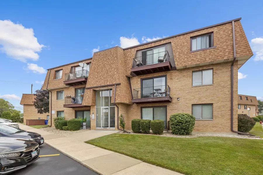 4913 W 109th ST #203, Oak Lawn, IL 60453