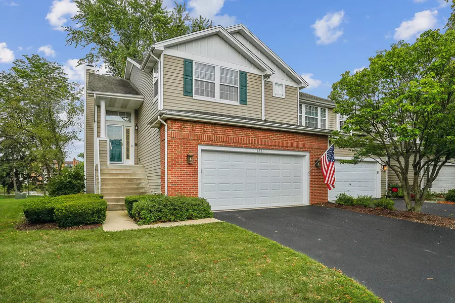 6661 Snug Harbor DR, Willowbrook, IL 60527