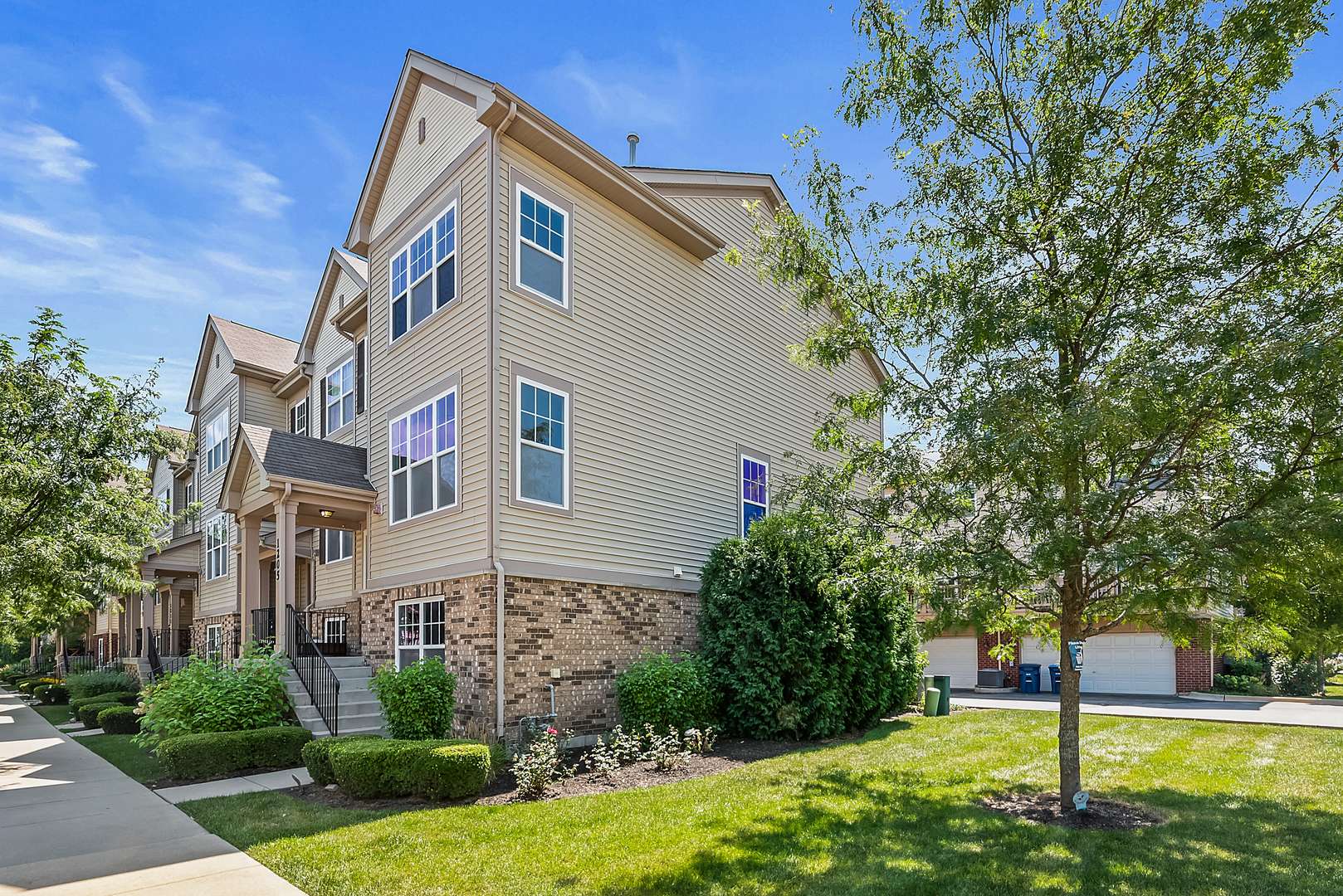 Des Plaines, IL 60016,1205 Evergreen AVE