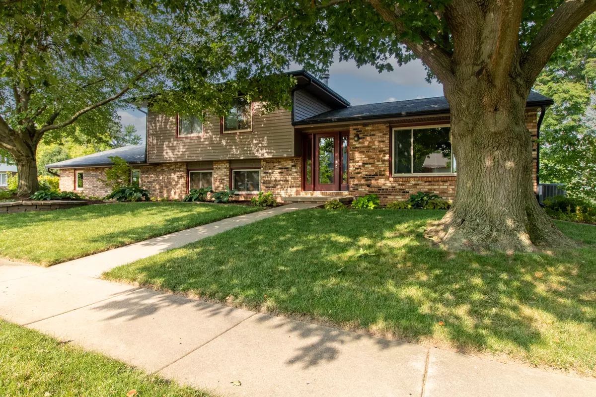 Bloomington, IL 61704,2005 Single Tree LN