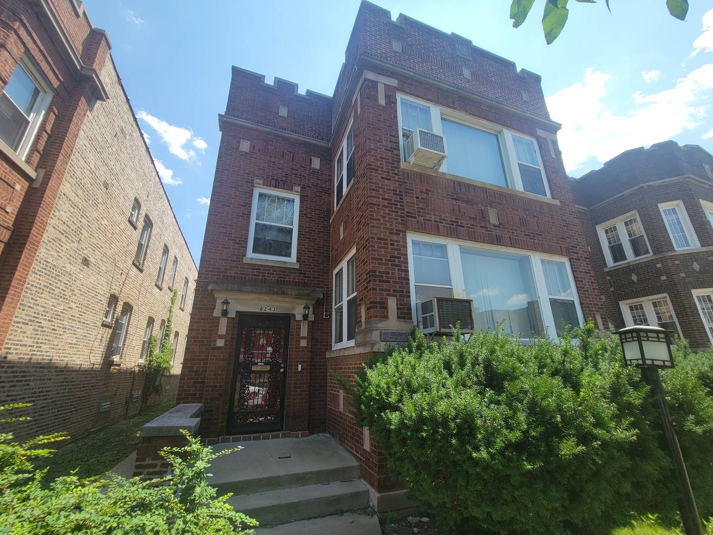 Chicago, IL 60620,8243 S May ST