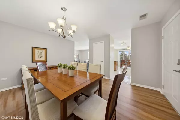 Crestwood, IL 60418,5030 Midlothian Tpke #111