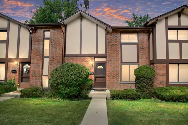 Villa Park, IL 60181,1S300 Ingersoll LN