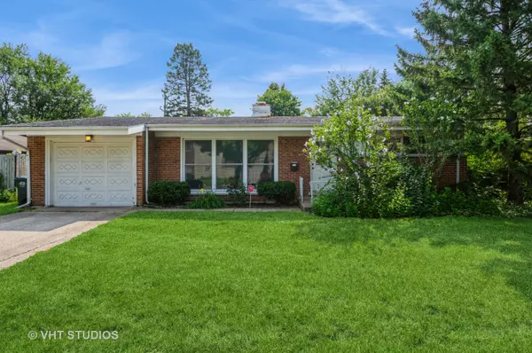 9523 Oconto AVE, Morton Grove, IL 60053