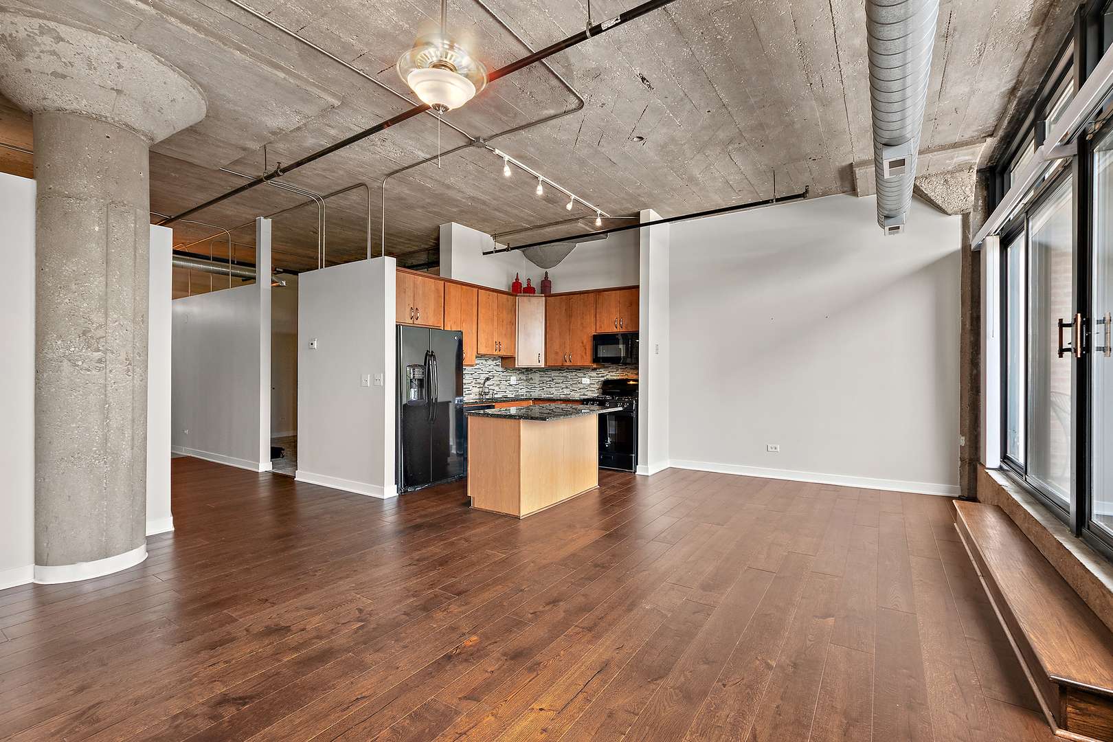 Chicago, IL 60605,1516 S Wabash AVE #405