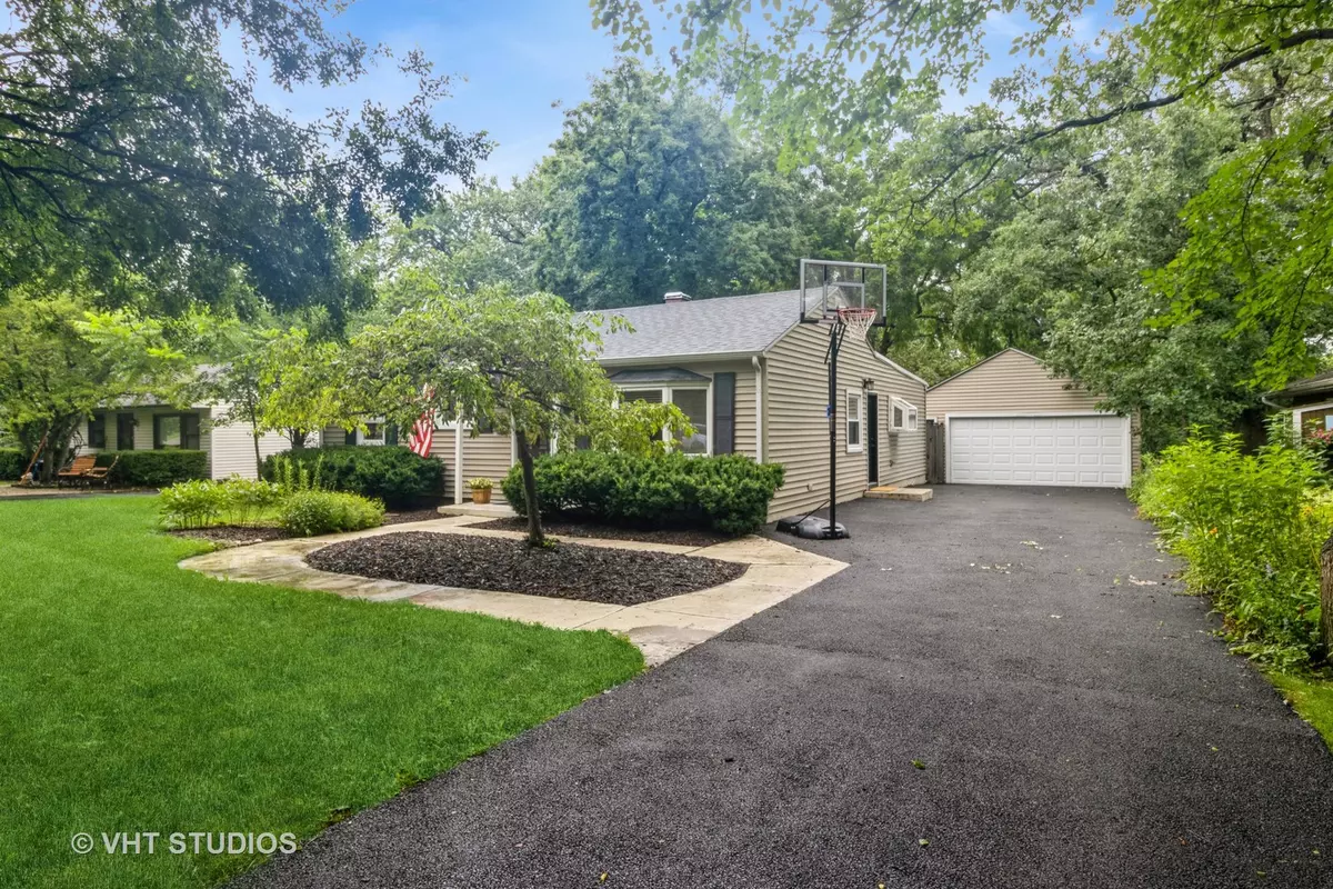 Palatine, IL 60074,2311 N Sunset RD