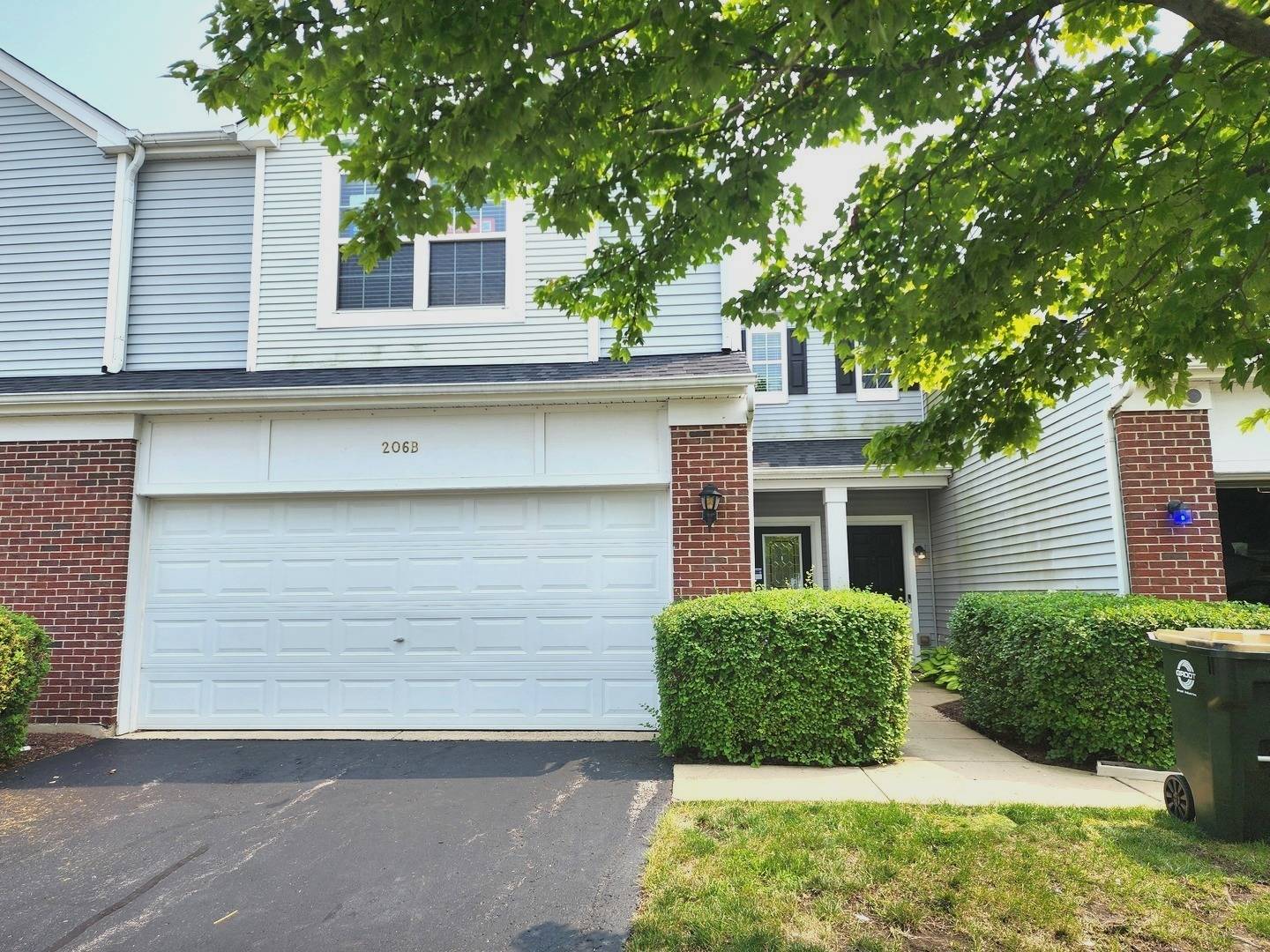 206 Barrett DR #B, Yorkville, IL 60560