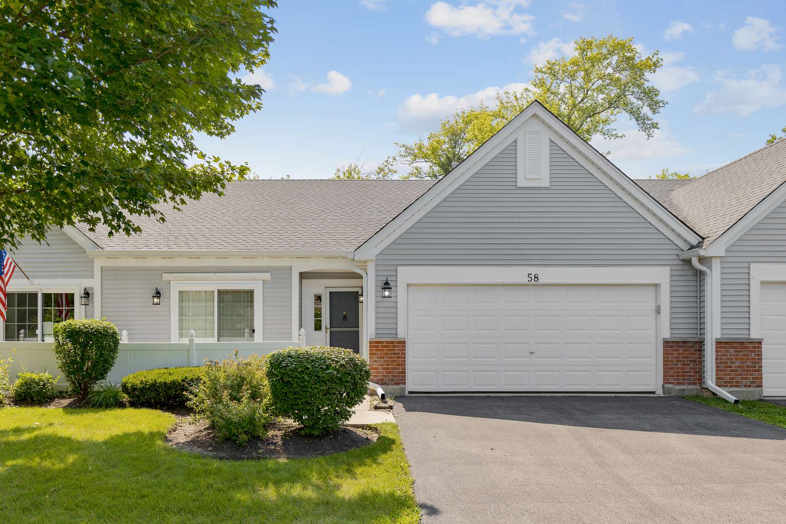 58 Conway CT, Grayslake, IL 60030
