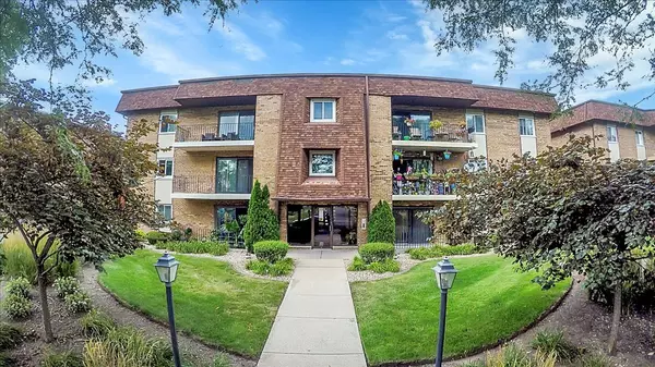 8924 W 140th ST #104, Orland Park, IL 60462