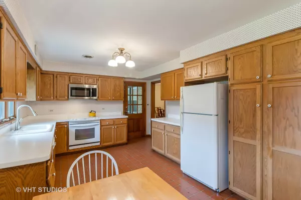 Libertyville, IL 60048,16212 W Gages Lake RD