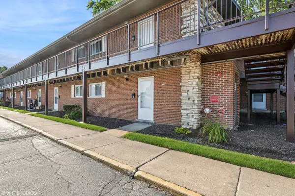 1815 Whitechapel DR #1E,  Mount Prospect,  IL 60056