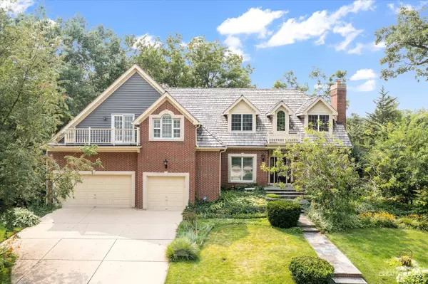 2235 River Woods DR,  Naperville,  IL 60565