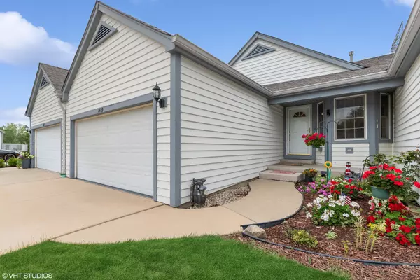 1409 Garnet CT, Gurnee, IL 60031