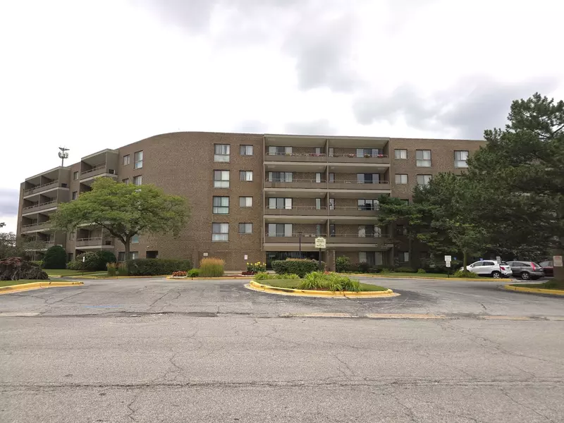7 E Carriageway DR #206, Hazel Crest, IL 60429