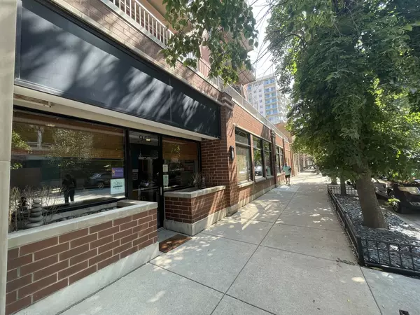 Chicago, IL 60642,948 W Huron ST