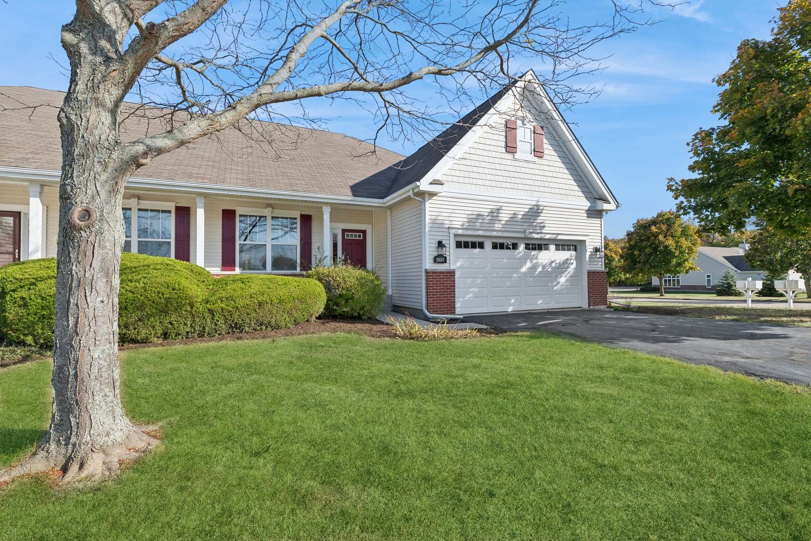 2557 Clubhome LN #2557, Waukegan, IL 60087