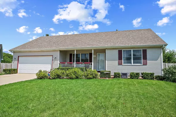 1233 Loren DR, Dekalb, IL 60115