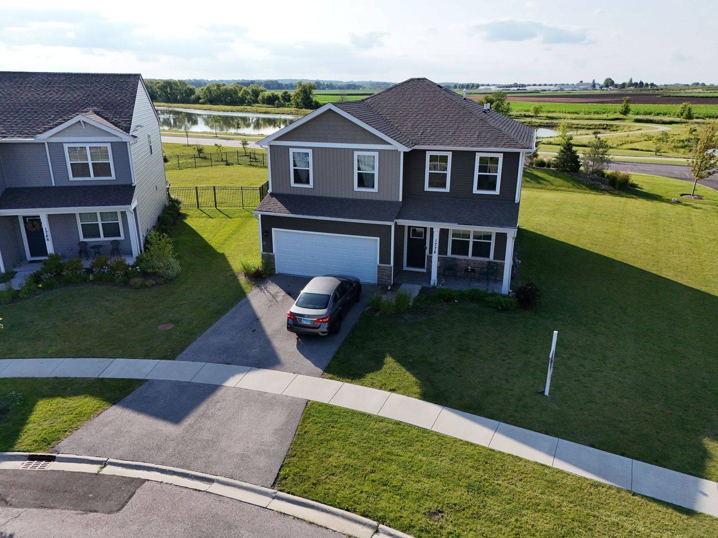 1776 Cedarwood CIR, Pingree Grove, IL 60140