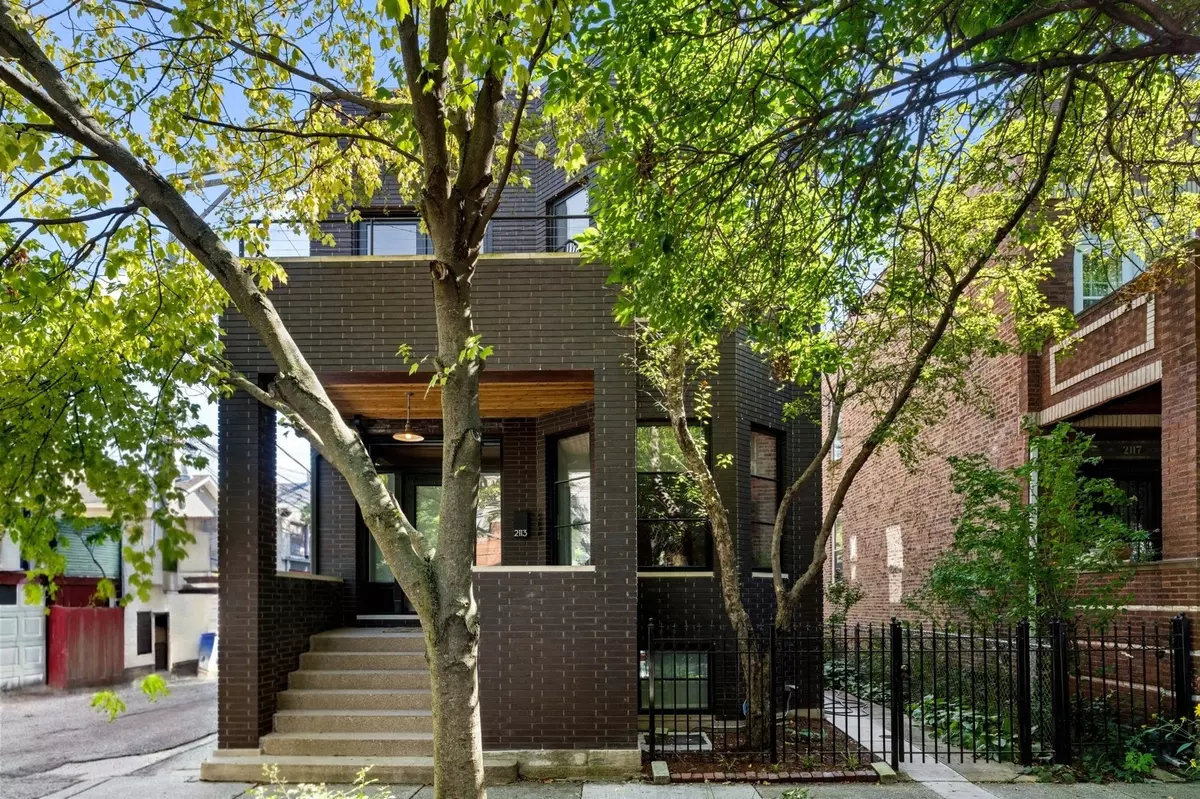 Chicago, IL 60647,2113 W SHAKESPEARE AVE