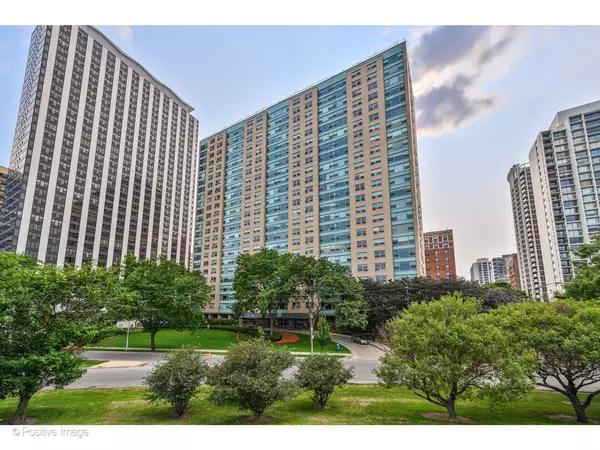 3180 N Lake Shore DR #17G, Chicago, IL 60657