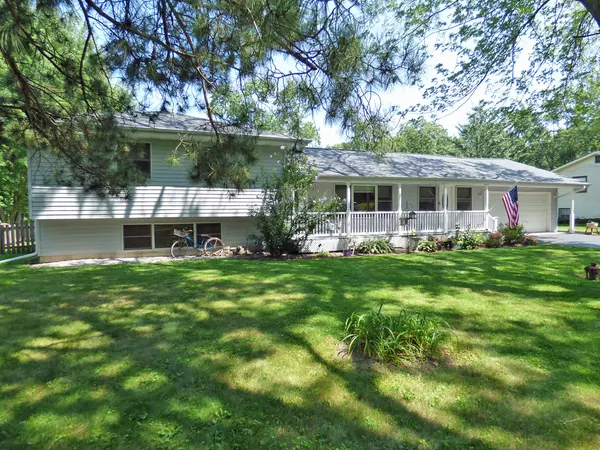 2S411 Riverside AVE, Warrenville, IL 60555