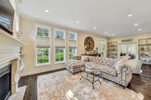 Oak Brook, IL 60523,1 Willowcrest DR