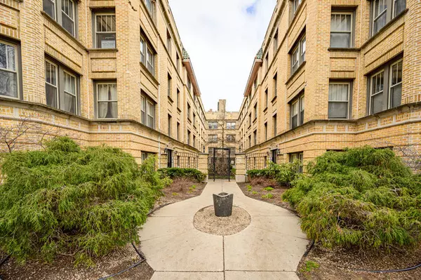 1364 W Greenleaf AVE #1S, Chicago, IL 60626