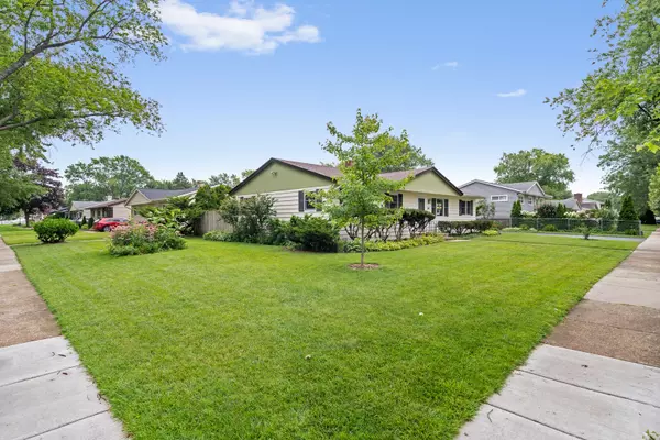Wheeling, IL 60090,149 W Norman LN